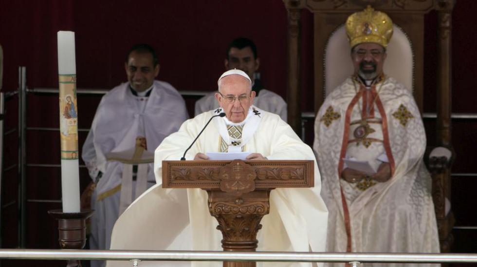 En Egipto, ante unos 15.000 miembros, el papa Francisco envi&oacute; un mensaje de rechazo al extremismo. (Foto:AP)
