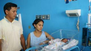 Madre y su bebe salvadas por mototaxistas se recuperan en Pucallpa