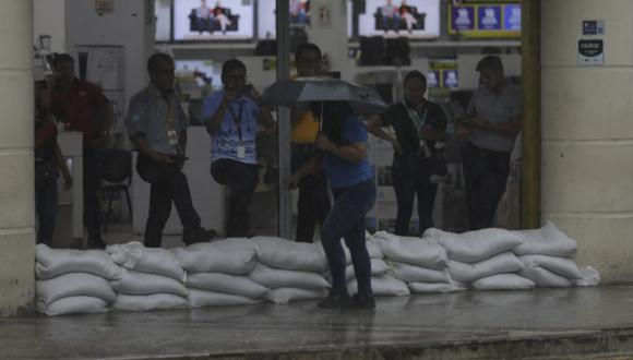 Fuertes lluvias se produjeron en las regiones del norte del país debido a la presencia del ciclón Yaku frente a las costas peruanas | Foto: El Comercio
