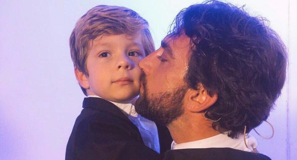 Antonio Pavón se mostró muy emocionado al ver a su pequeño hijo durante el programa ¡Qué tal sorpresa! (Foto: Instagram)