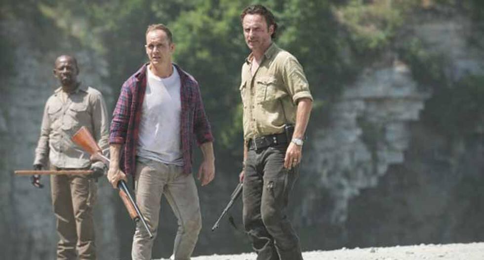Lennie James es Morgan, Ethan Embry es Carter y Andrew Lincoln es Rick en 'The Walking Dead' (Foto: AMC)