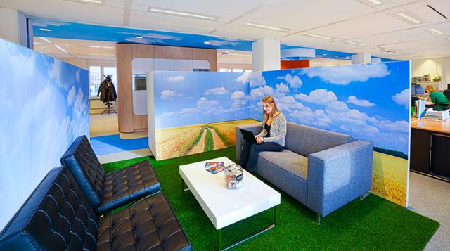 Una oficina multicolor: Mira este espacio de trabajo en Holanda - 4