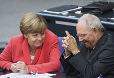 Grecia: Angela Merkel descarta salida de euro y anuncia dura negociación