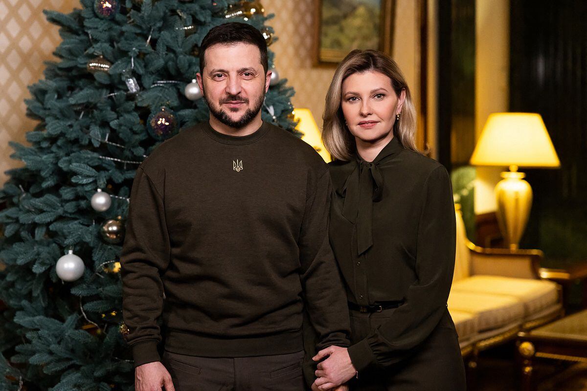 President Volodymyr Zelensky and his wife Olena during their New Year's address to the Ukrainian people.  (AFP photo)