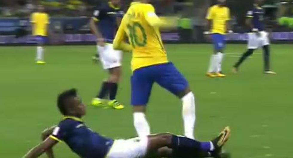 Neymar hizo que el árbitro le saque una tarjeta amarilla polémica a Fidel Martínez. (Video: YouTube)