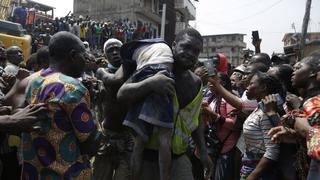 Derrumbe en edificio deja al menos ocho muertos en colegio de Nigeria