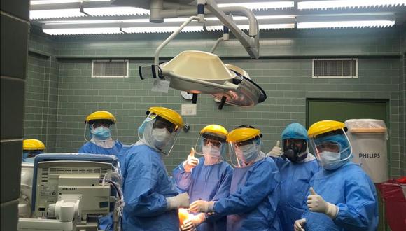 Médicos de EsSalud Junín realizaron la primera operación quirúrgica a niño con COVID-19. (Foto: EsSalud)