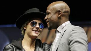 Mayweather irá con Justin Bieber al ring en pelea con Pacquiao