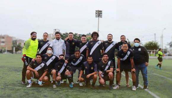 Integrantes de Once Machos FC, equipo liderado por Aldo Miyashiro. (Foto: @elmiyashiro)
