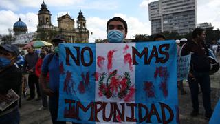 Guatemaltecos protestan por tercera semana consecutiva contra el presidente | FOTOS