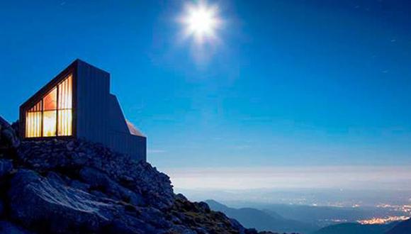 Esta cabaña tiene 10 m2 y se ubica en los Alpes julianos, en Eslovenia. (Foto: Difusión)