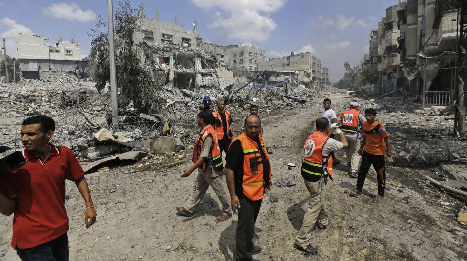 Así huyen los palestinos del barrio más golpeado de Gaza - 21