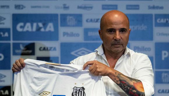 Jorge Sampaoli ha asumido el mando del Santos, uno de los equipos más importantes de Brasil. El 'Hombrecito' aseguró que está "en el lugar donde está la cuna del fútbol". (Foto: EFE)