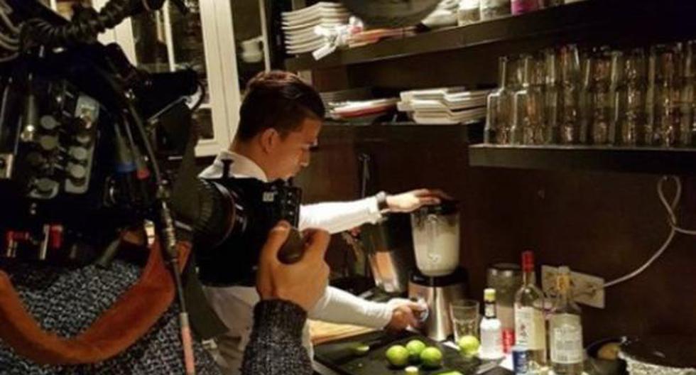Cristian Benavente preparó un ceviche y un pisco sour en reportaje de la TV belga | Foto: Instagram