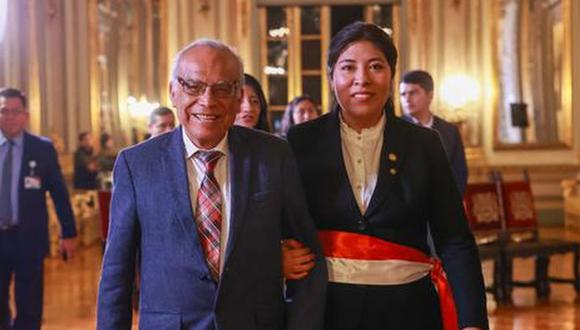 La legisladora Norma Yarrow hizo referencia a la libertad que gozan los exministros Betssy Chávez y Aníbal Torres, quienes son acusados de haber participado en la intentona golpista.