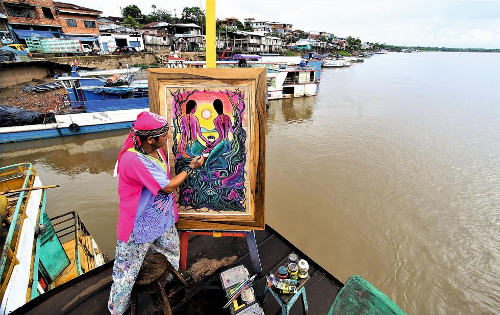 Al borde del Huallaga, Sixto Saurín retrata su mundo. Otros pintores destacados de Yurimaguas son Juan Escalante, Sandro Perea, Fortunato Meza y Kewin Pezo. Sus obras se pueden apreciar en la Galería de Arte Amazónico.