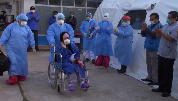 Huánuco: dan de alta a cinco pacientes que vencieron el COVID-19 entre ellos a un hombre de 85 años (foto referencial)