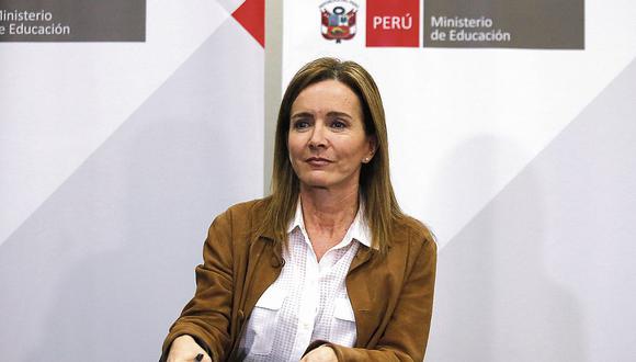 La ministra Marilú Martens explicó que no ha habido una nueva negociación con docentes que levantaron la huelga. (Foto: El Comercio / Alonso Chero)