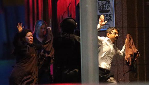 Sidney: Policía ingresó al café y puso fin a toma de rehenes