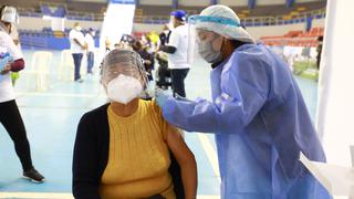 Arequipa: largas colas al inicio de la jornada de vacunación contra el coronavirus | VIDEO