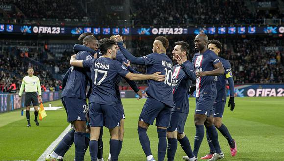 Hugo Ekitike anota el primero del PSG ante Angers por la Ligue 1. Foto: AFP