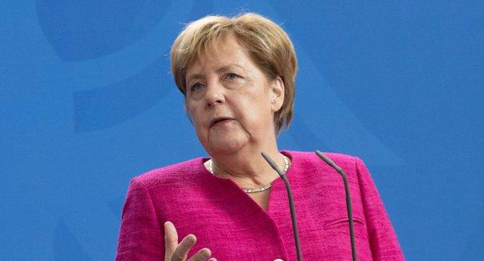 Los pensamientos de todos \"están con los familiares de esa víctima\", añadió Merkel, refiriéndose a la muerte de un ciudadano alemán en Chemnitz (este de Alemania). (Foto: EFE)