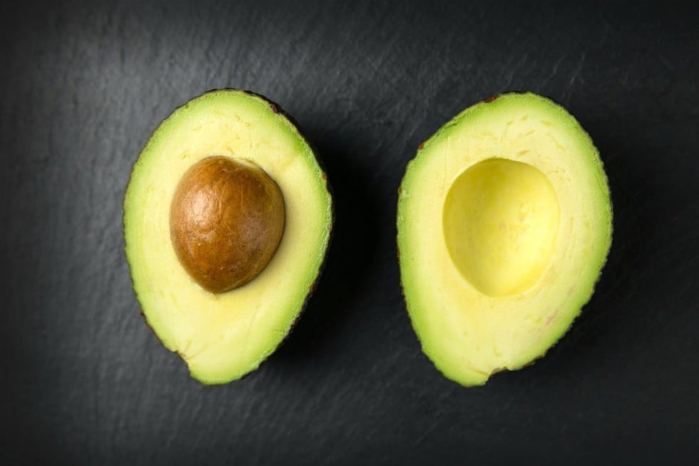 La corteza del aguacate puede contener distintos patógenos como la Listeria, que acaban contaminando el alimento. (Pexels)