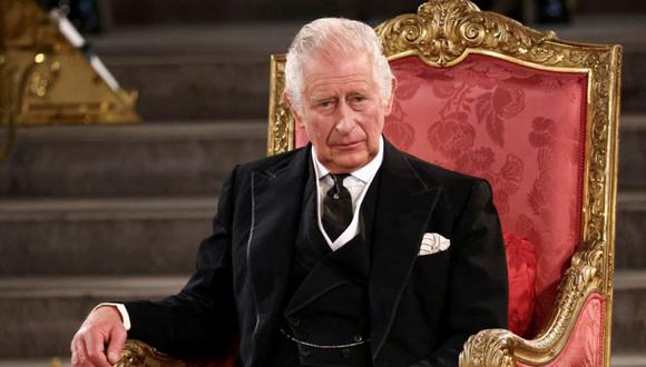 El rey Carlos III de Gran Bretaña asiste a la presentación de los discursos de ambas Cámaras del Parlamento en Westminster Hall, dentro del Palacio de Westminster, en el centro de Londres el 12 de septiembre de 2022.