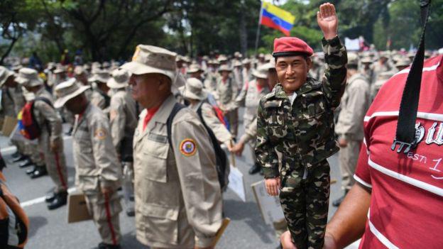 Nicolás Maduro cuenta con el apoyo de las milicias.