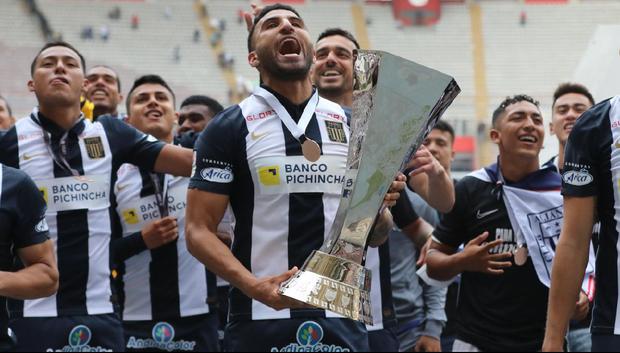 Josepmir Ballón celebrated his first title with Alianza Lima in 2021.  Photo: League 1.