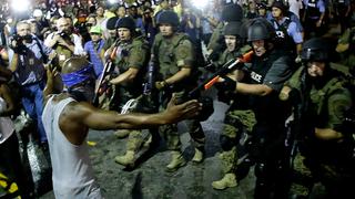 Nueva noche de protestas en Ferguson terminó con 47 detenidos