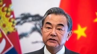 China dice que su relación con Rusia es “firme como una roca” y confirma que actúa como mediador 