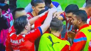 Carlos Cisneros anotó el 1-1 de Chivas sobre Puebla en los minutos finales | VIDEO