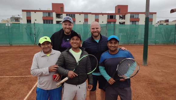 Integrantes de Coldplay jugaron tenis horas antes de sus conciertos en Lima.