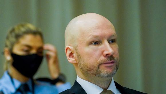 En esta foto de archivo tomada el 18 de enero de 2022, Anders Behring Breivik aparece en el primer día del juicio donde solicita la libertad condicional. (OLE BERG-RUSTEN / NTB / AFP).
