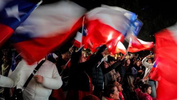 La derecha chilena festejó su triunfo en las elecciones del domingo para elegir quiénes redactarán un nuevo proyecto de constitución. (Getty Images).