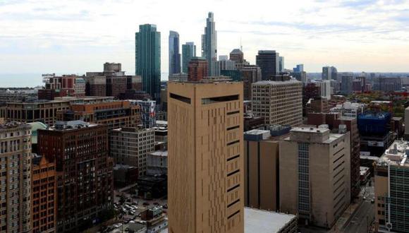 Entre los rascacielos del centro de Chicago está el Centro Correccional Metropolitano. (Getty Images).