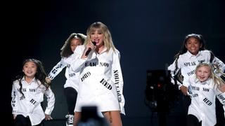Taylor Swift: el significado de la camisa blanca que llevó en los American Music Awards 2019 | FOTOS