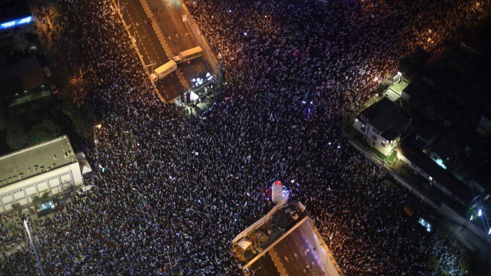 Aerial view of the massive protests last Saturday.  (GETTY IMAGES)