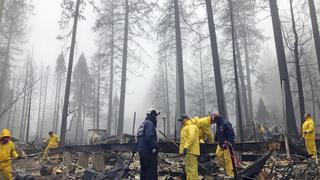 La lluvia ayuda a apagar los incendios que arrasaron con el norte de California