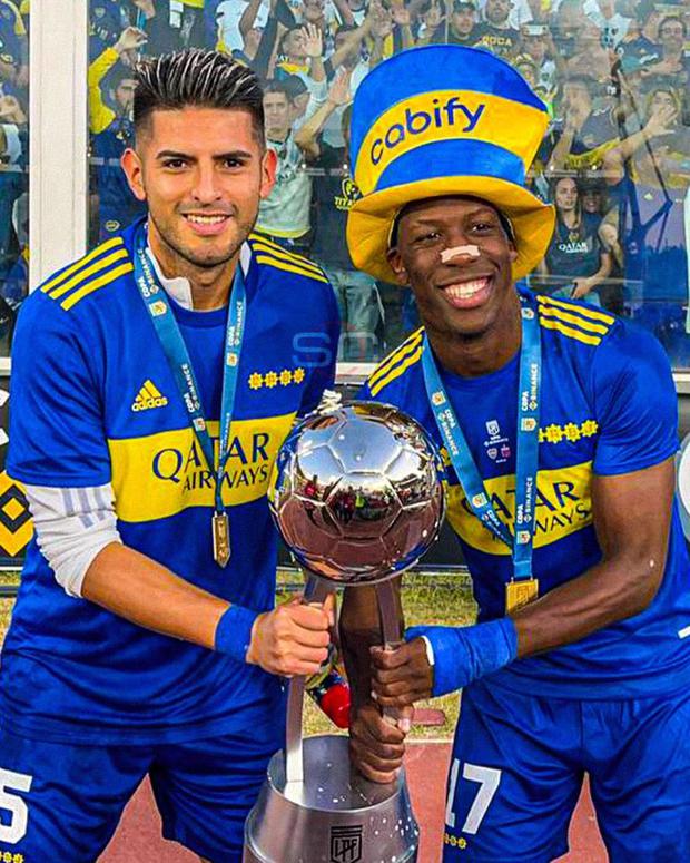 After many storms, Luis Advíncula and Carlos Zambrano live a Spring in Boca Juniors.  (Capture: ESPN)