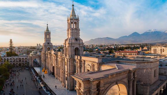 Conoce dónde puedes hospedarte y qué actividades realizar en la Ciudad Blanca. Foto: Travel.Perú