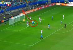 Perú vs. Uruguay: Diego Godín erró inmejorable opción de gol debajo del arco | VIDEO