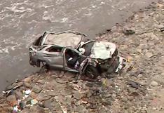 Auto que iba a excesiva velocidad se despistó y cayó al río Rímac en el Callao | VIDEO