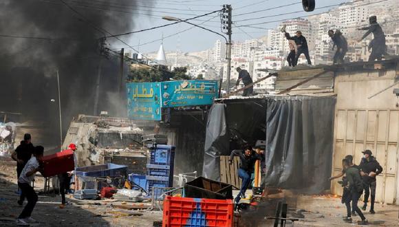 Enfrentamientos durante la incursión israelí en la ciudad cisjordana de Nablus, el 22 de febrero de 2023. (Foto de RANEEN SAWAFTA / REUTERS)