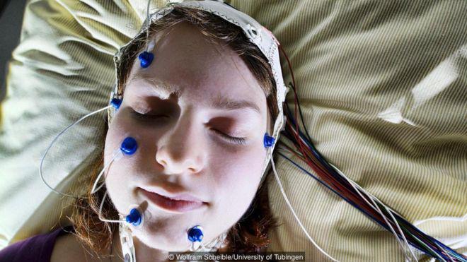 Una sola noche de sueño o incluso una breve siesta ayuda a cristalizar la información emocional y a controlar cómo nos hace sentir. (Foto: WOLFRAM SCHEIBLE/UNIVERSITY OF TUBINGEN)
