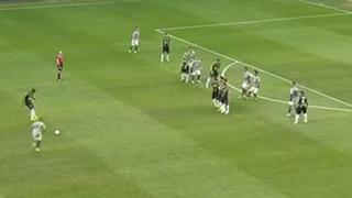 Anotó golazo al estilo 'imposible' de Roberto Carlos (VIDEO)