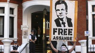 Julian Assange, un año sin salir a la calle y sin un horizonte definido