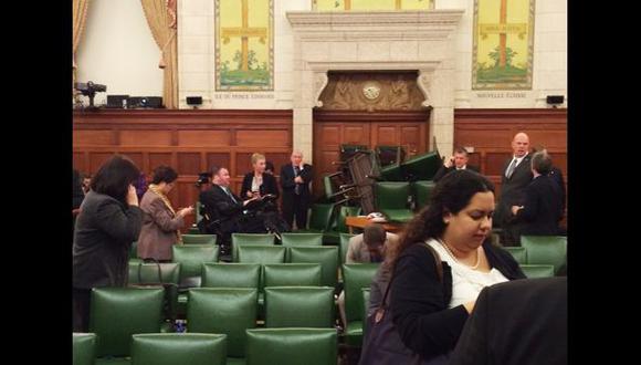 Tiroteo en Canadá: Políticos apilaron sillas para evitar ataque