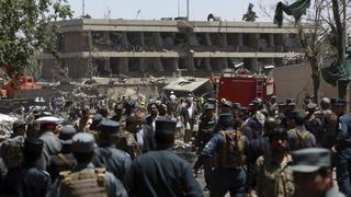 Terror en Afganistán: Bomba de una tonelada y media deja 90 muertos en Kabul